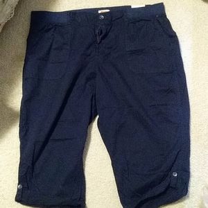 Plus size Evri capris NWT